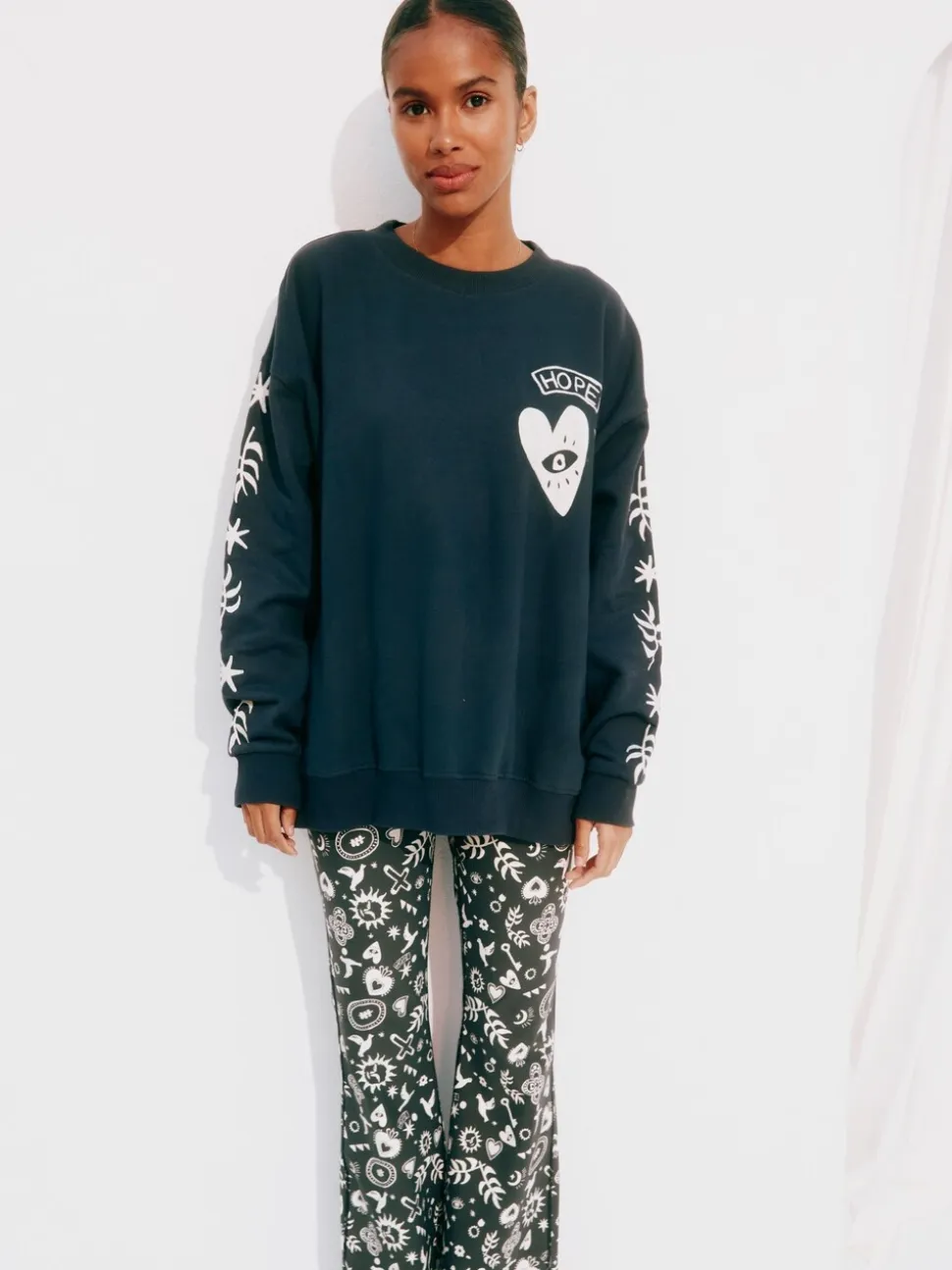 Antraciet - Never Fully Dressed Embroidered Sweatshirt