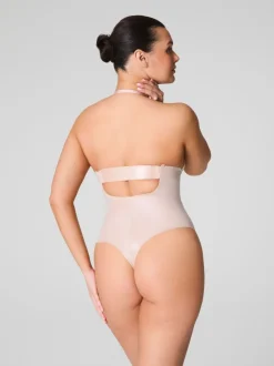Beige - SPANXshape™ Suit Your Fancy bodysuit met lage rug en decolleté en string