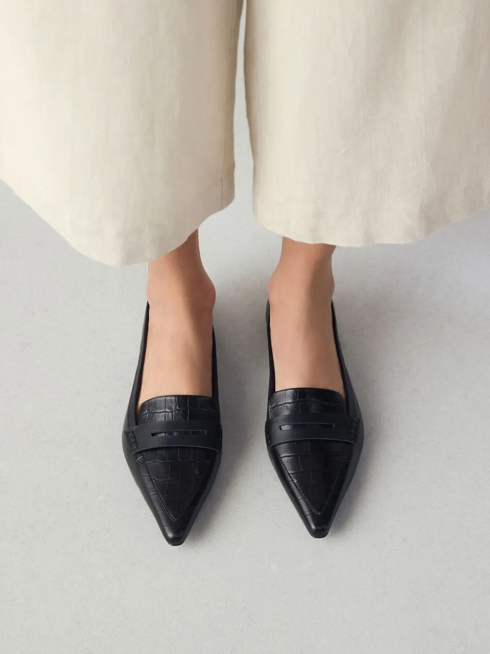 Black Croc Effect Embossed - Forever Comfort® Premium Leather Pointed Toe Loafers