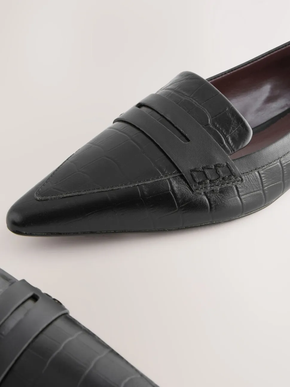 Black Croc Effect Embossed - Forever Comfort® Premium Leather Pointed Toe Loafers