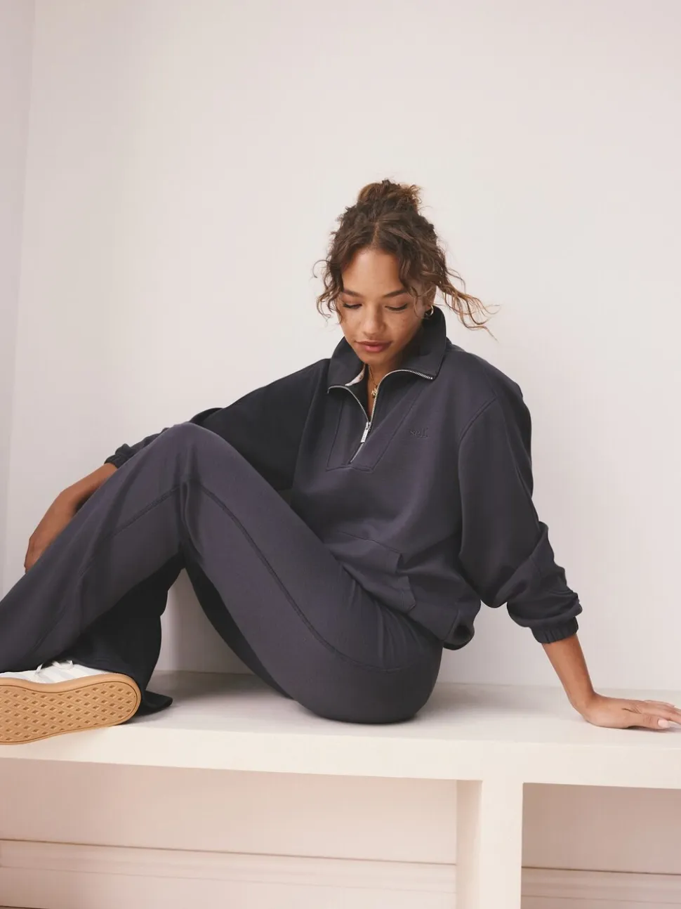 Blauw - self. Kickflare Joggers