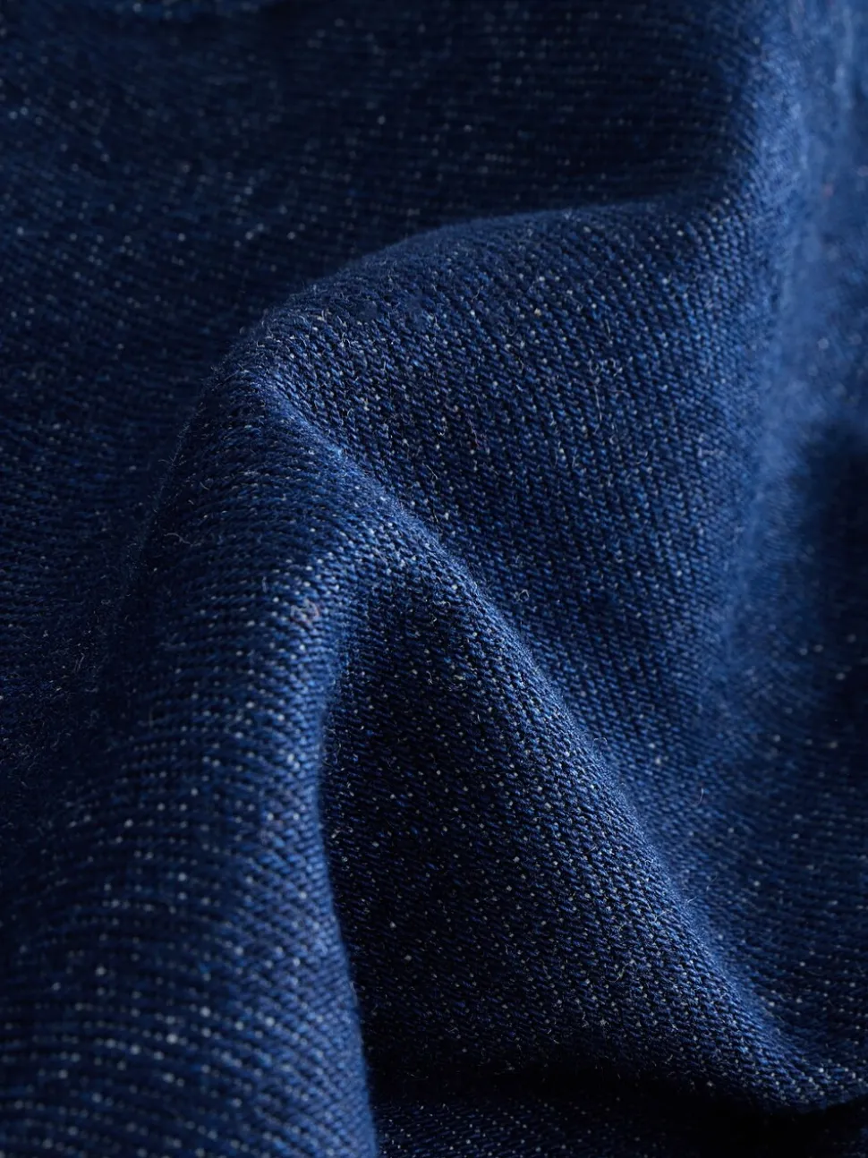 Blauw met wassing - Jeans met zandloperpasvorm en ruime pijpen