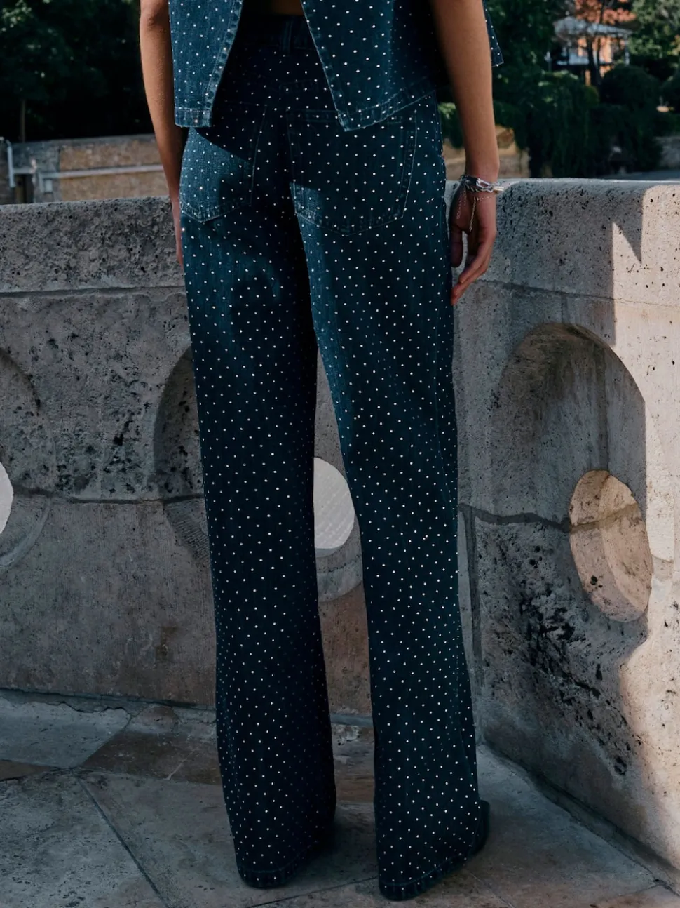 Blauw met wassing - Versierde jeans met wijde pijpen