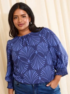 Blauwe waaierprint - Friends Like These - Blouse met gerimpelde manchetten en 3/4 mouwen