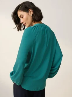 Blauwgroen - Blouse met V-hals en lange mouwen