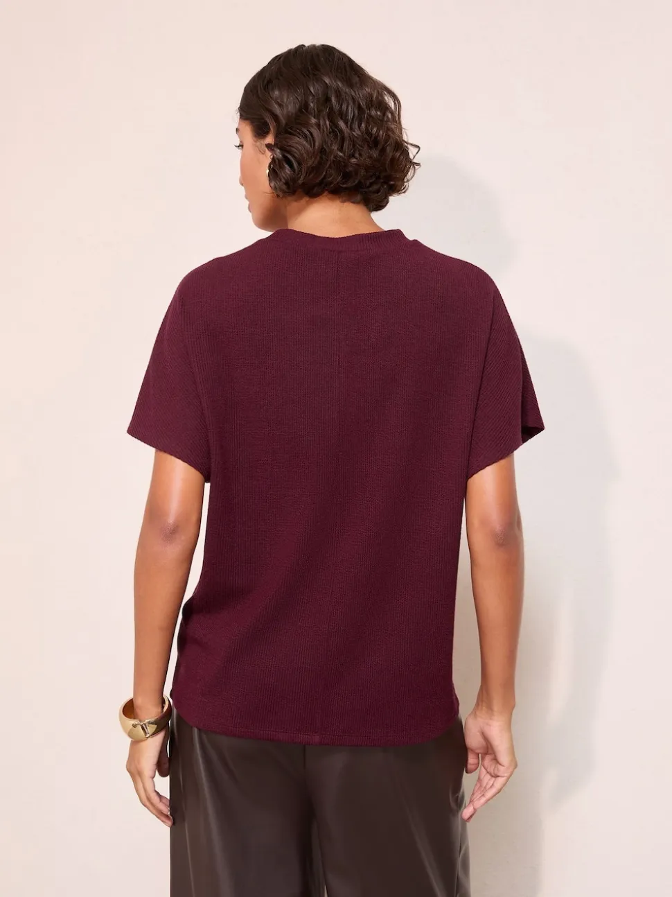 Bordeauxrood - Friends Like These Button Detail Short Sleeve Top