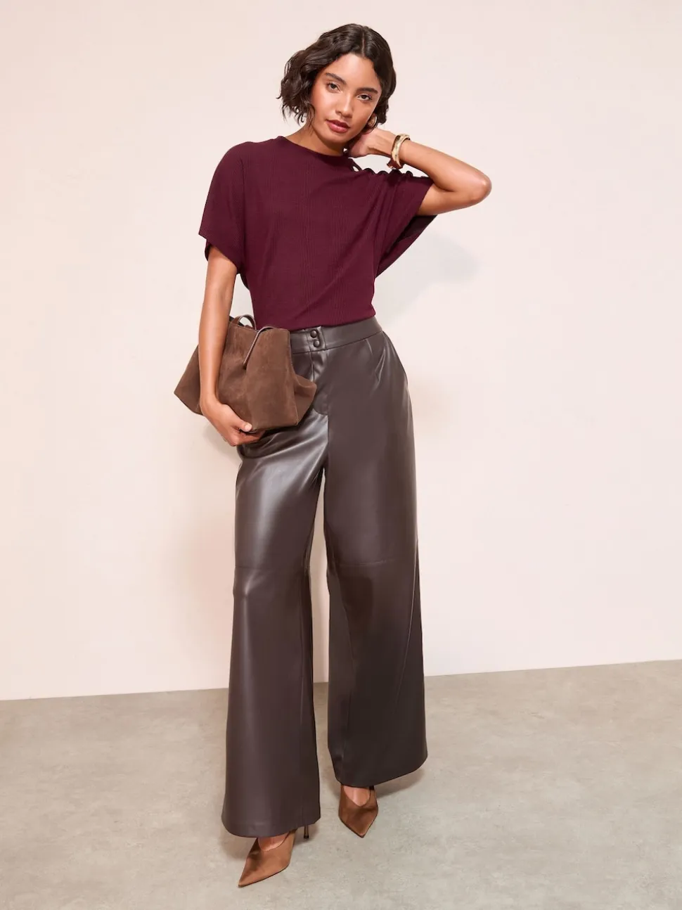 Bordeauxrood - Friends Like These Button Detail Short Sleeve Top