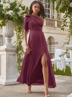 Bordeauxrood - Lipsy maxi bruidsmeisjesjurk met één schouder en strik