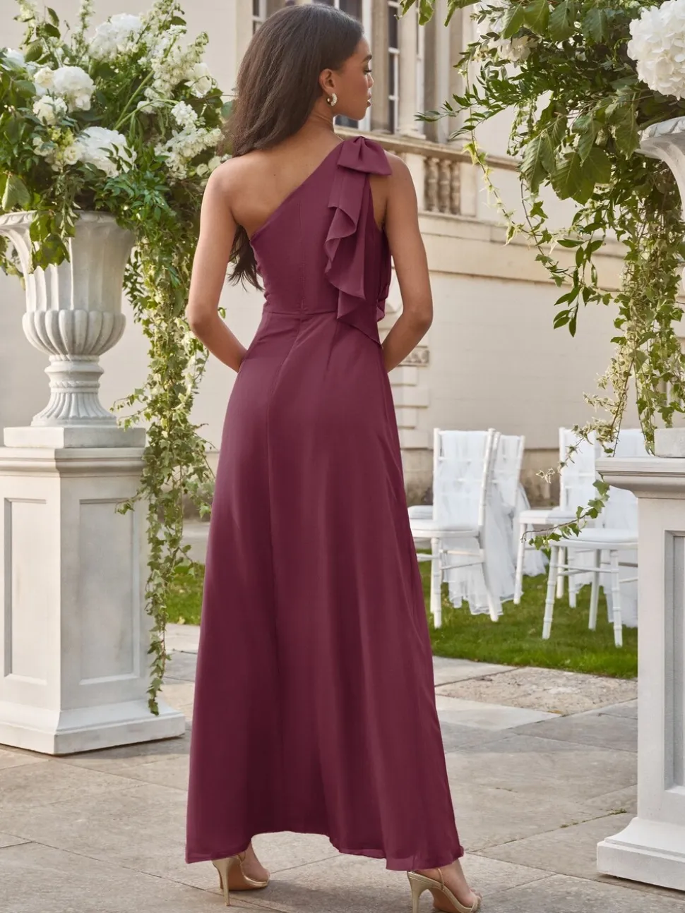 Bordeauxrood - Lipsy maxi bruidsmeisjesjurk met één schouder en strik