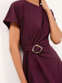 Bordeauxrood - Lipsy miniskaterjurk met hardwaredetail