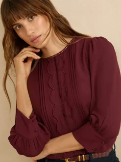 Bordeauxrood - Love & Roses 3/4 Sleeve Scallop Detail Blouse