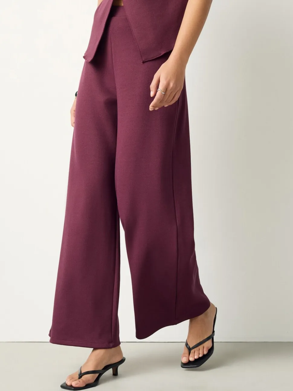 Bordeauxrood - Wide Leg Compact Trousers