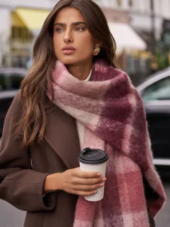 Bordeauxrood geruit - Lipsy Cosy geborstelde sjaal