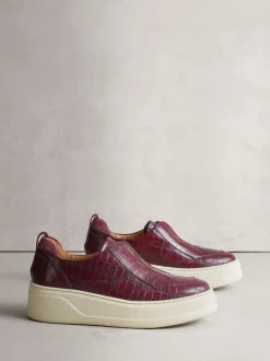 Bordeauxrood met krokodilleneffect - Signature leren sneakers met dikke plateauzolen en sleehak