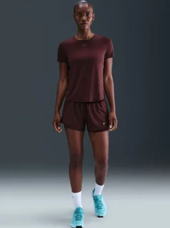 Bourgondië crush - Nike Dri-FIT One 3 Inch 2-In-1 shorts met halfhoge taille