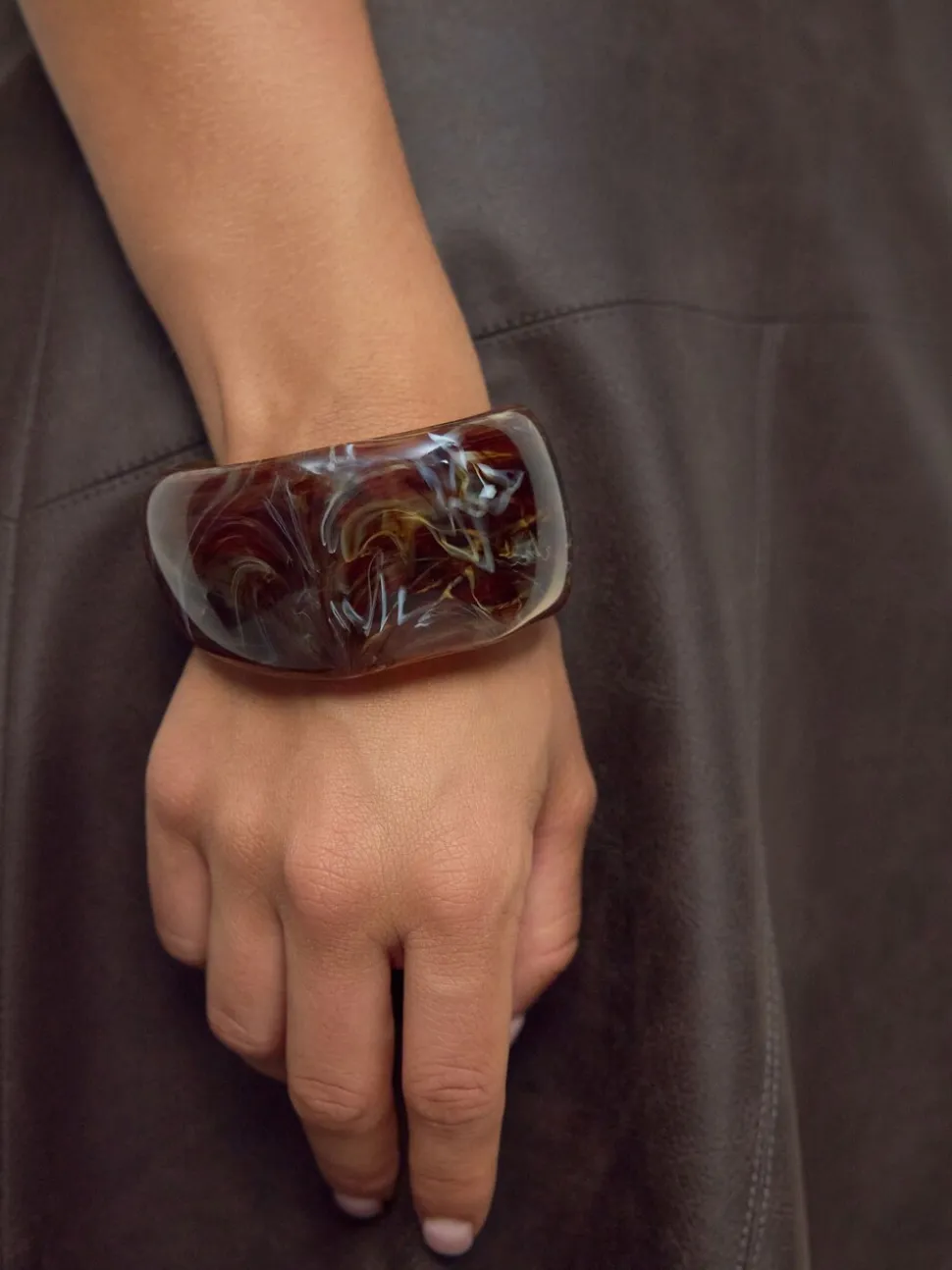 Bruin - Chunky Acrylic Bangle