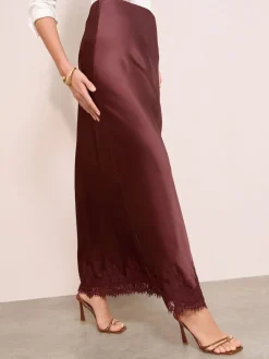 Bruin - Friends Like These X Lucy Mecklenburgh Satijnen Maxi Rok met Kantafwerking