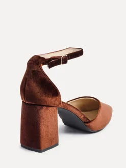 Bruin - Linzi Glam Classic Pointed Court Heels