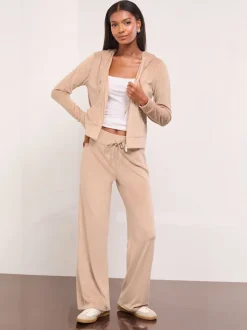 Bruin - Lipsy Geborduurde Velours Joggingbroek met Wijde Pijpen en Relaxte Pasvorm