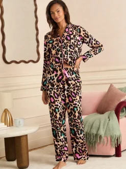 Bruin - Love & Roses Button Down Pyjamas Set