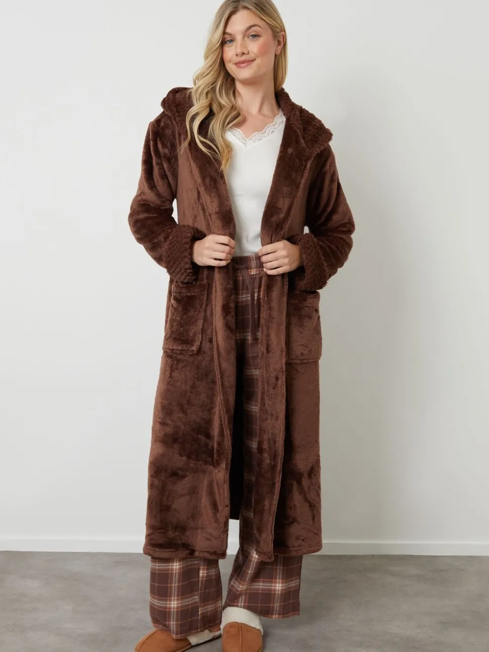 Bruin - Threadbare - Knusse kamerjas met rand van imitatiebont