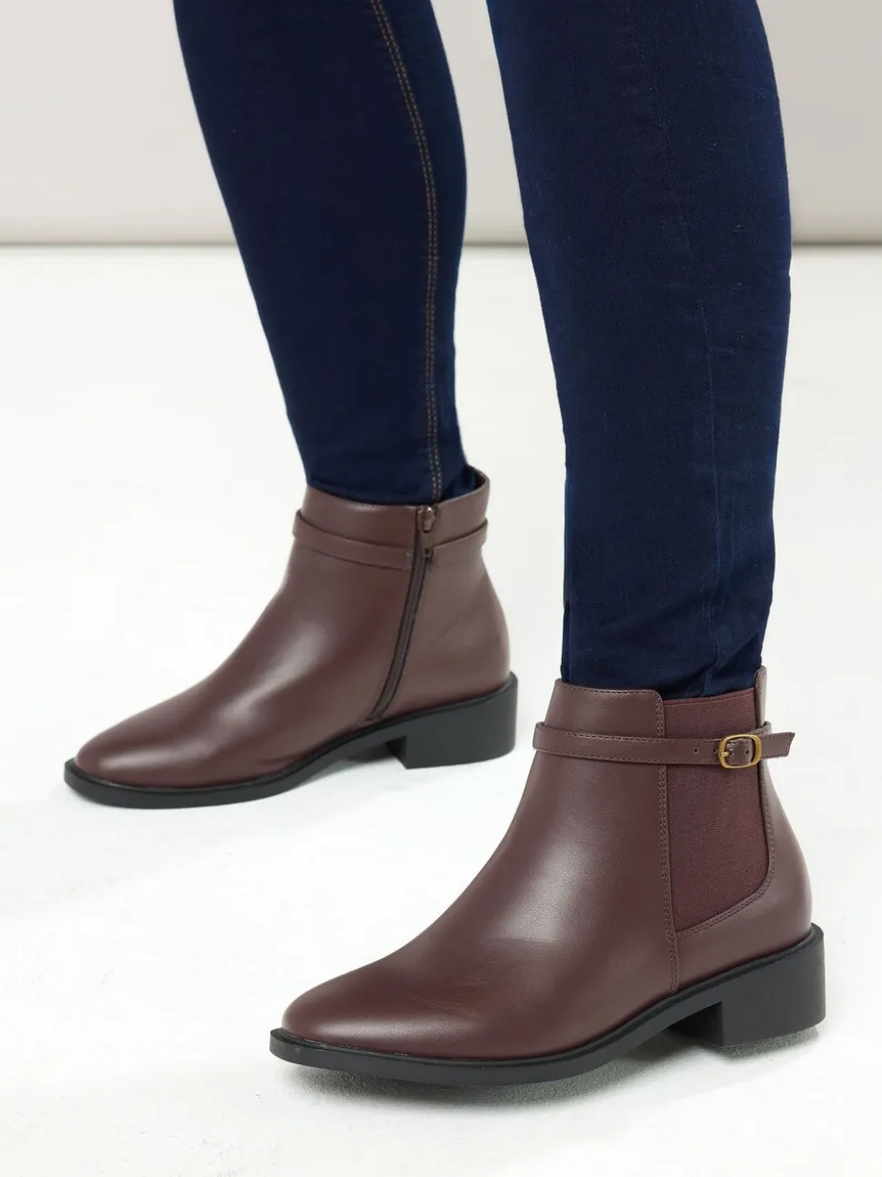 Bruin - Yours Curve Buckle Elastic Boots