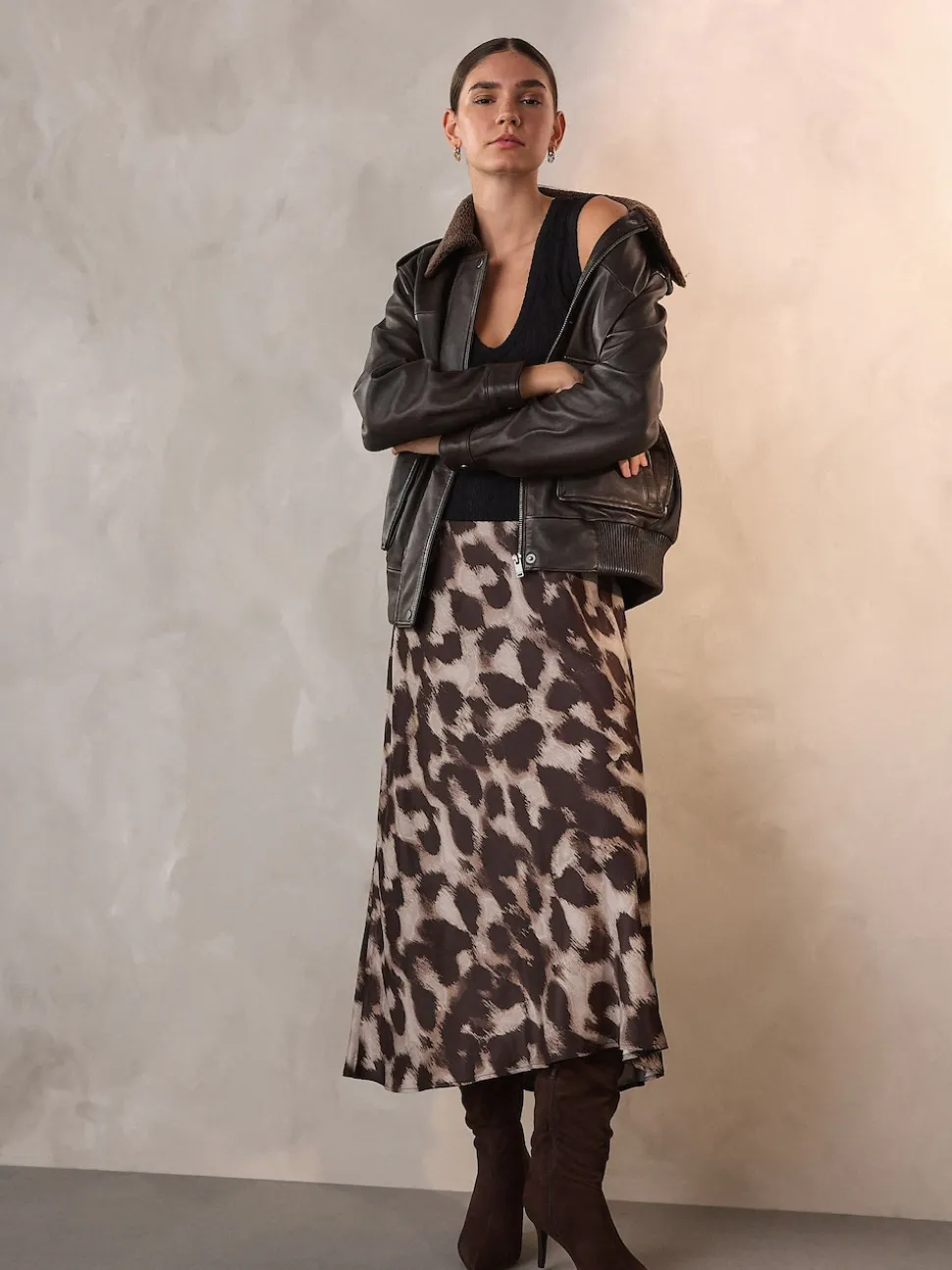 Bruin met dierenprint - Satijnen midirok