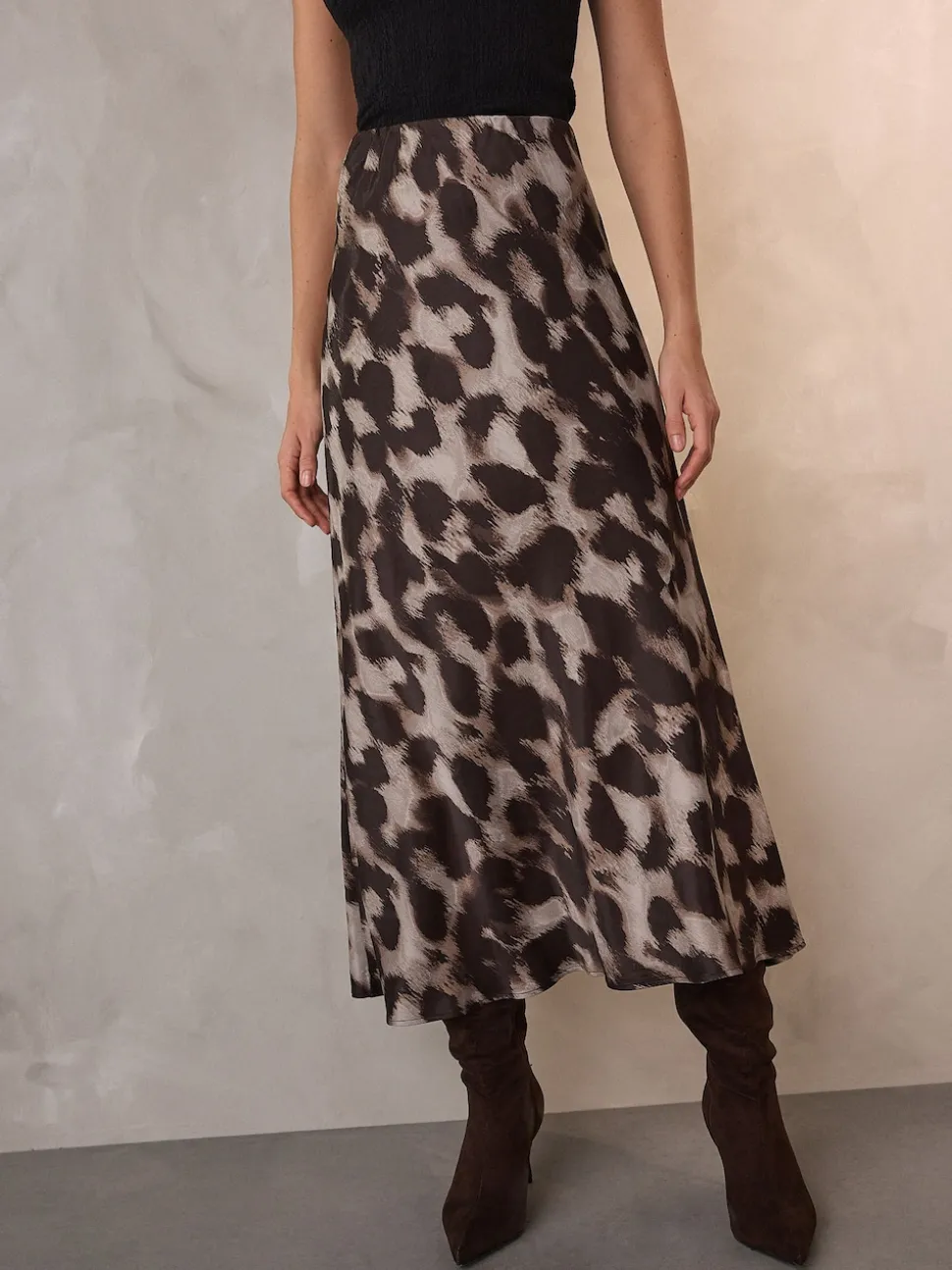 Bruin met dierenprint - Satijnen midirok