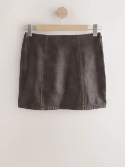 Bruin met distressed-effect - Minirok van imitatieleer
