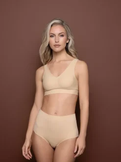 Bye Beha - Invisible - Zwarte slip met halfhoge taille