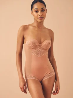 Caramel-nude - Kanten body met cups en sterke buikcorrectie
