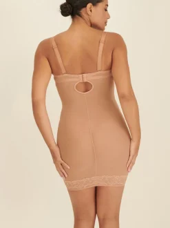 Caramel-nude - Kanten slipdress met cups en sterke buikcorrectie