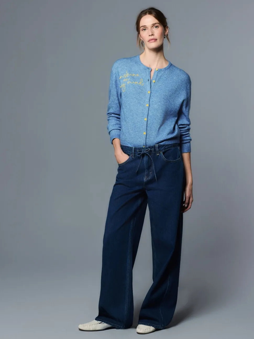 Chambray Blue Embellished - Gebreid vest met ronde hals