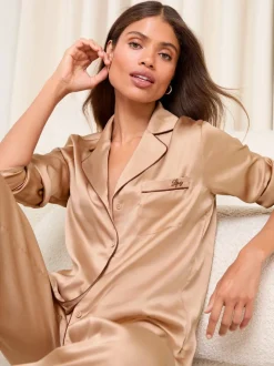 Champagne-goud - Lipsy - Pyjamaset met lange mouwen van bedrukt satijn