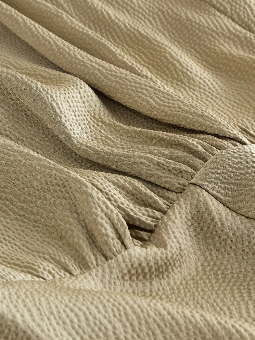 Champagne-goud - Satijnen halter mouwloze midi-jurk met textuur