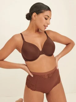 Chocolade nude - 2 Strings met licht buikcorrigerende hoge taille
