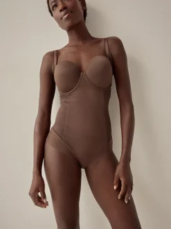 Chocolade nude - DD+ kanten tummy control body met lichte vulling