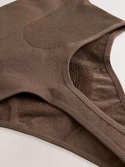 Chocolade nude - Vormgevende naadloze slip voor gladdere dijen met stevige buikcorrectie