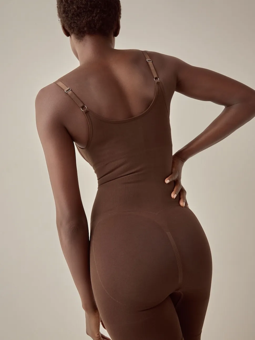 Chocolade nude - Wear Your Own Bra - Body met sterke buikcorrectie