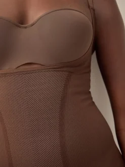 Chocolade nude - Wear Your Own Bra - Body met sterke buikcorrectie