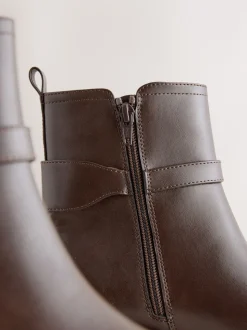 Chocoladebruin - Chelsea Boots met gesp
