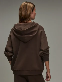 Chocoladebruin - Compact Cosy Graphic Long Sleeve Hoodie