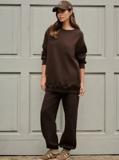 Chocoladebruin - Essentials sweatshirt met relaxte pasvorm, lange snit en zakken