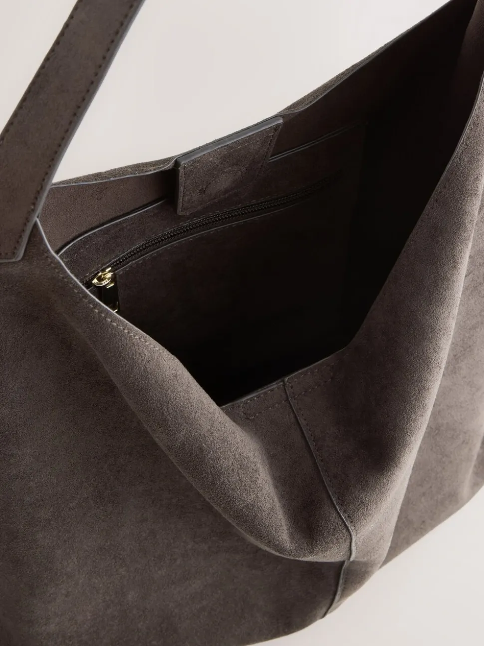 Chocoladebruin - Faux Suede Slouchy Shoulder Bag