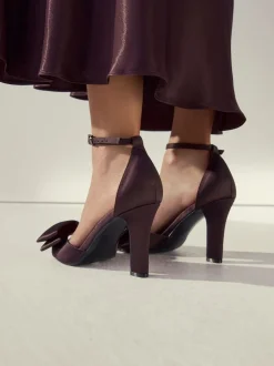 Chocoladebruin - Forever Comfort® Satin Bow Block Heeled Sandals
