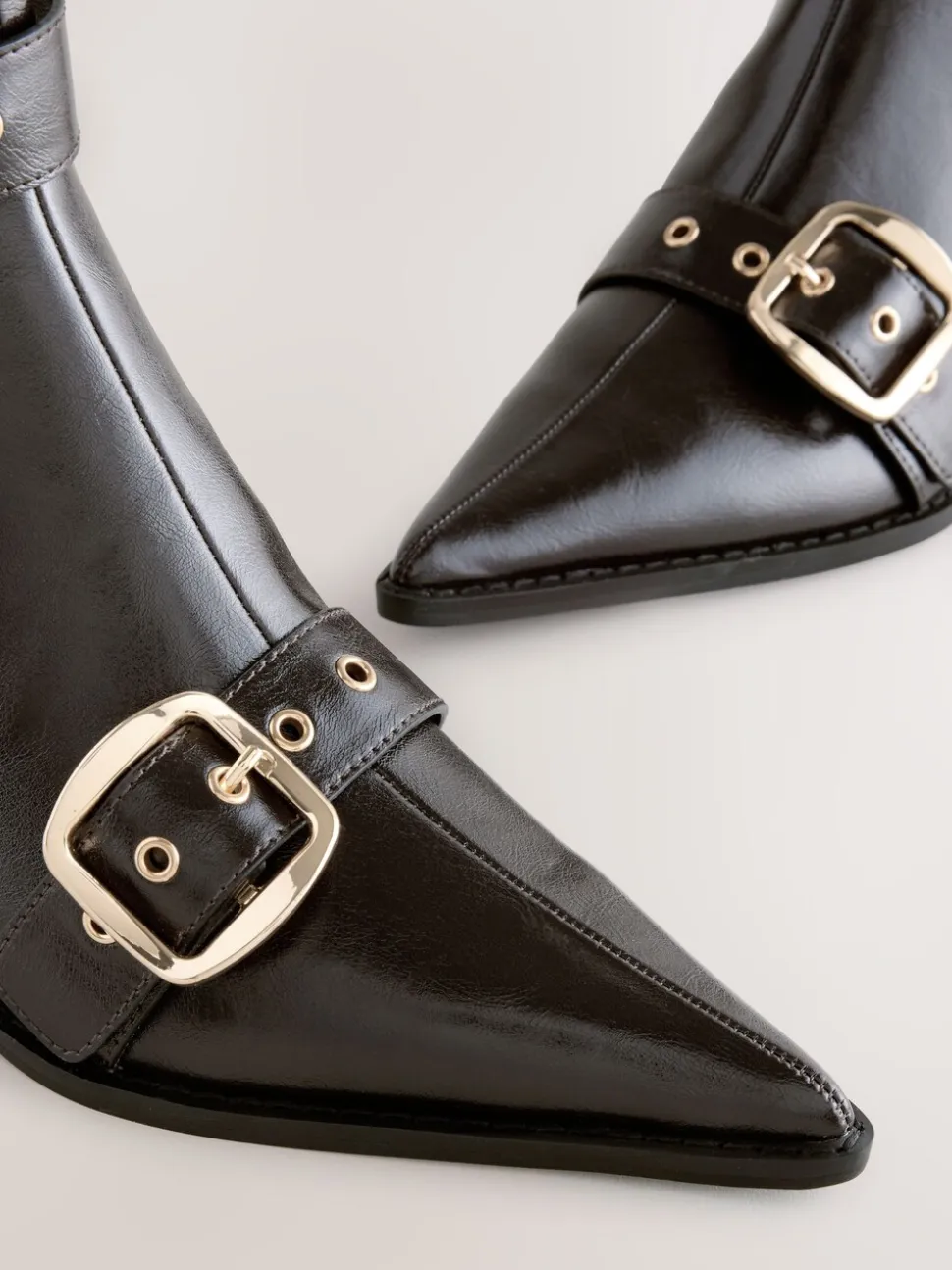 Chocoladebruin - Forever Comfort® Cut Out Buckle Detail Ankle Boots
