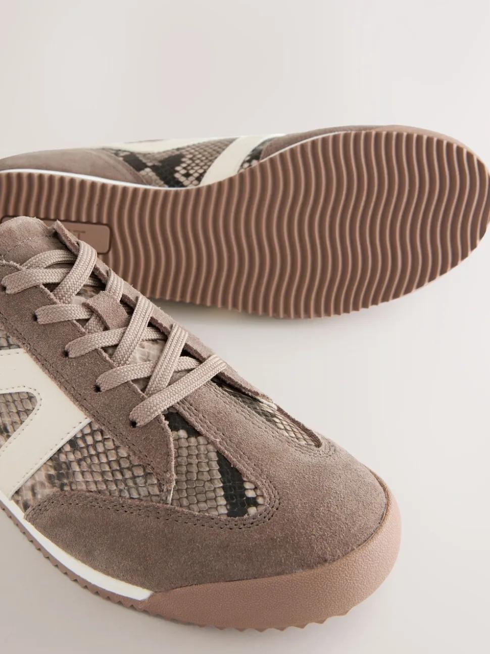 Chocoladebruin - Forever Comfort® Slimeline Side Stripe Lace Up Trainers