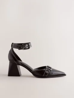 Chocoladebruin - Forever Comfort® Point Toe Buckle Block Heels