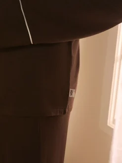 Chocoladebruin - Laura Ashley modale pyjama met knopen