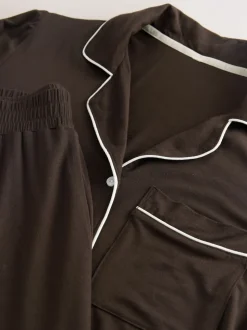 Chocoladebruin - Laura Ashley modale pyjama met knopen